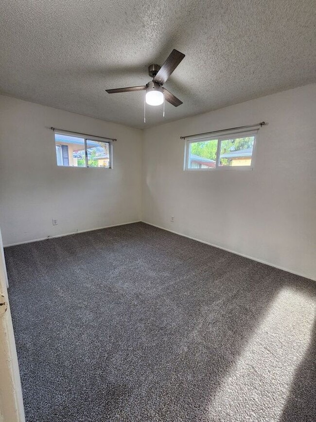 Building Photo - Charming stand alone Cottage w/LARGE Bonus in Lemon Grove $1000 Holiday Special