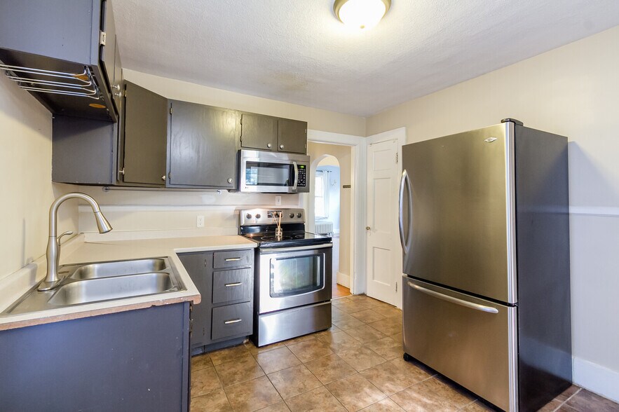Kitchen - 290 Field Street