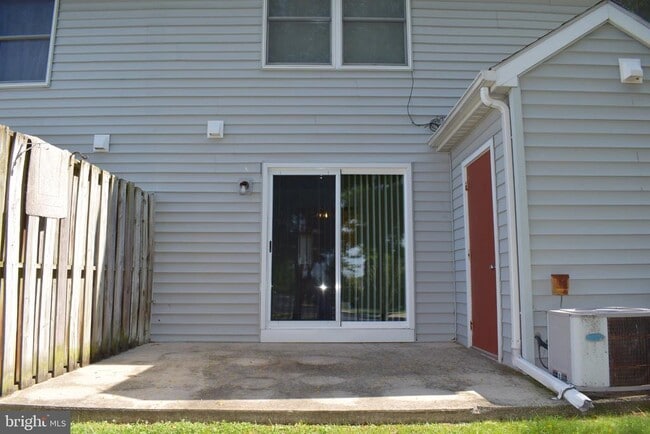 Building Photo - 945 Orchard Dr