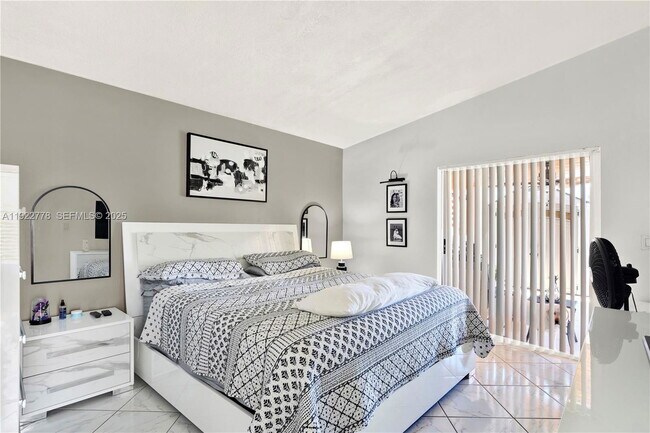 Building Photo - 17101 SW 142nd Pl