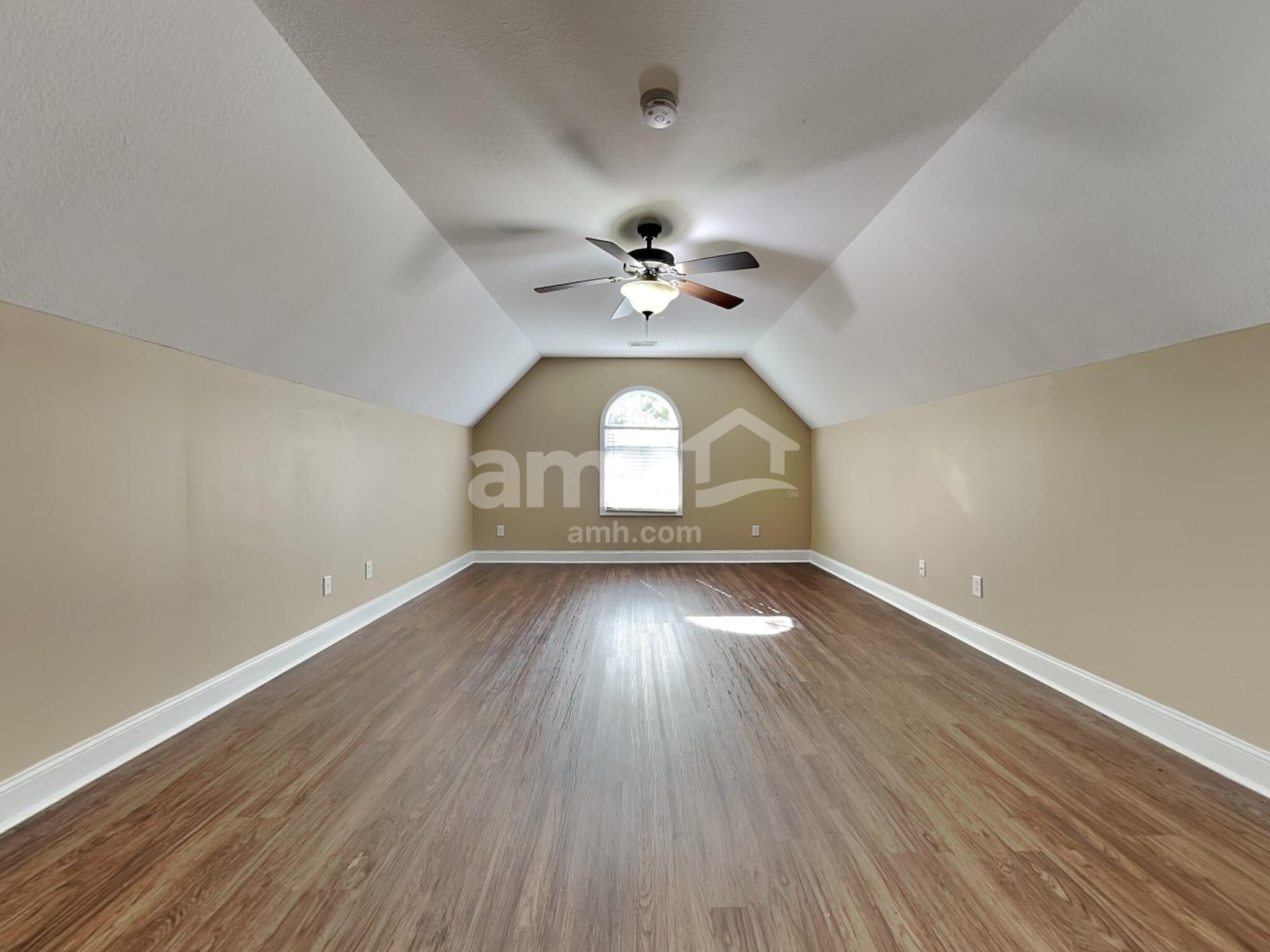 Building Photo - 10900 Parkgate Ln