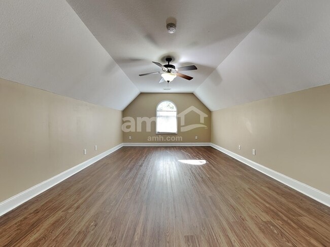 Building Photo - 10900 Parkgate Ln