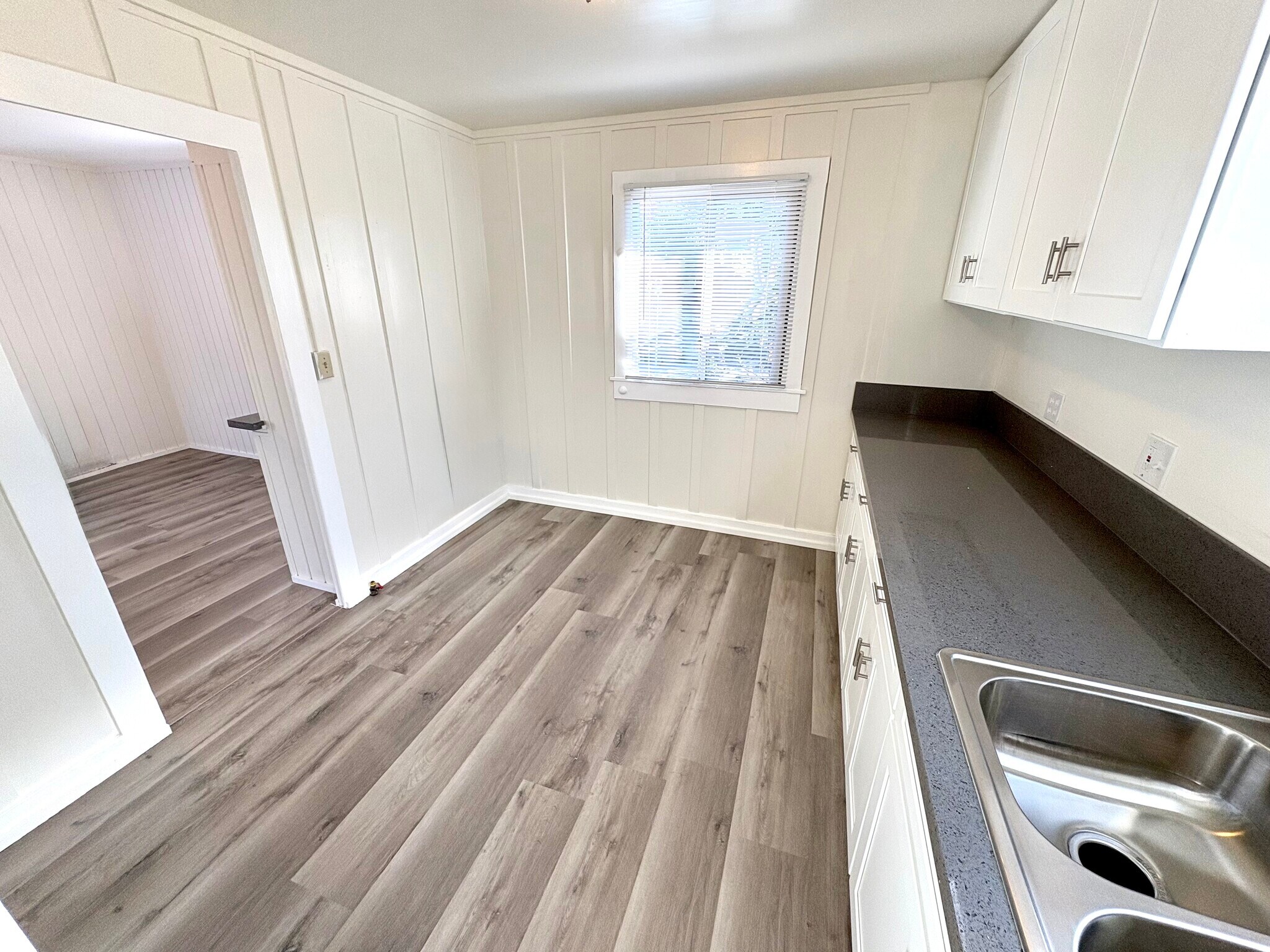 Building Photo - 754 W Elberon Ave