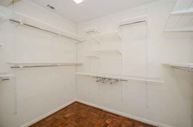 Building Photo - 8606 Oakford Dr