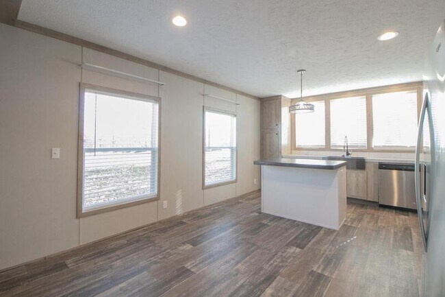 Building Photo - 1501 Thompsonville Ln