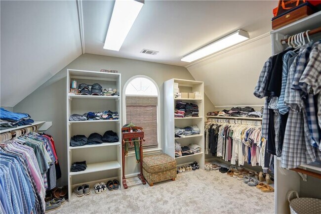 Building Photo - 958 Glenverness Dr