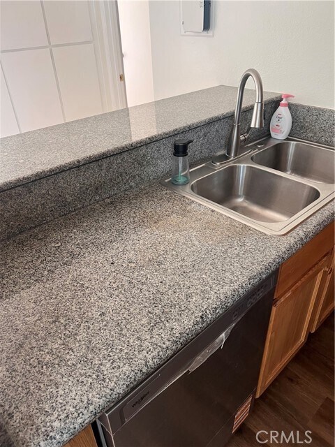 Building Photo - 1720 Peyton Ave