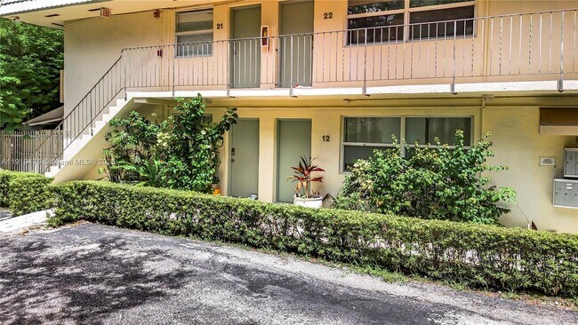 Building Photo - 651 NE 60th St