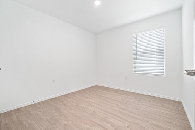 Building Photo - 10166 Asta Trl