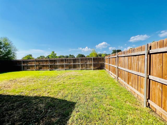 Building Photo - 110 Frank St