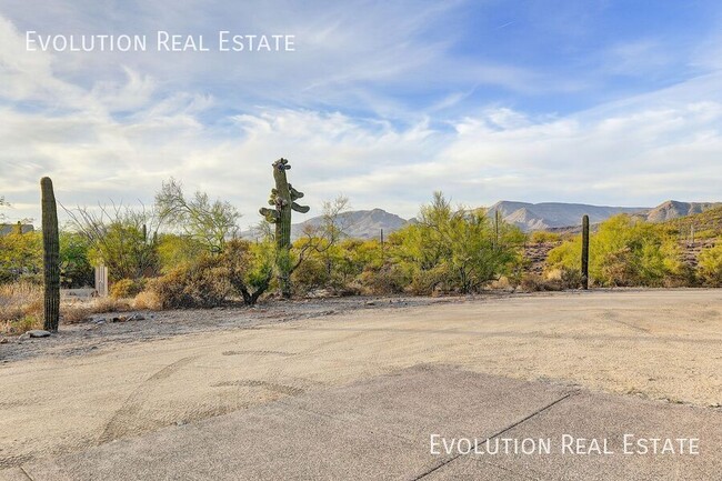 Building Photo - Charming Desert Retreat with 360° Mountain...