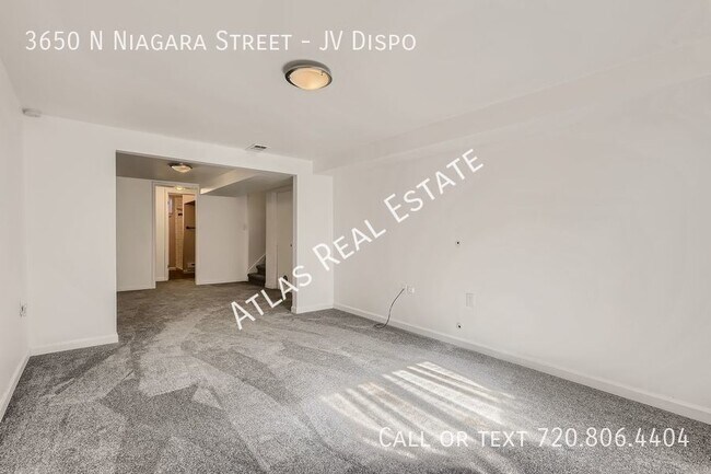 Building Photo - Desirable 4 bed /2 bath home in the middle...