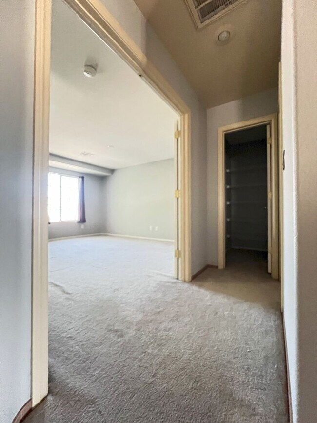 Building Photo - Southwest Rustic Charmet