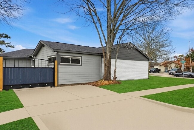 Building Photo - 3903 High Point Ln