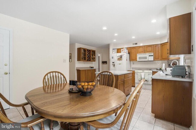 Building Photo - 1316 Heller Dr