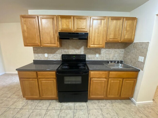 Building Photo - 5934 Vine St