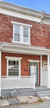 Building Photo - 916 May St