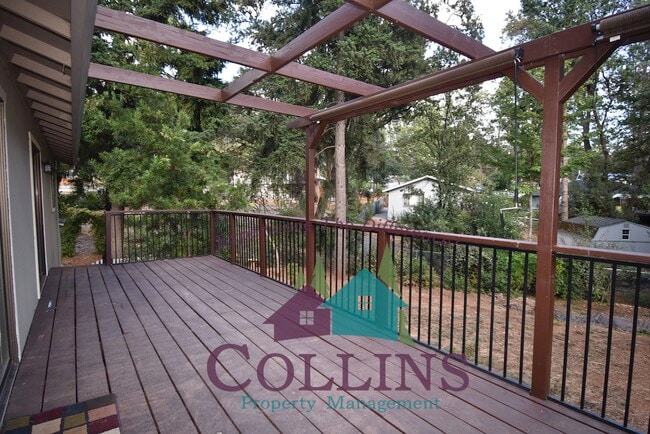 Building Photo - 10959 Henson Way