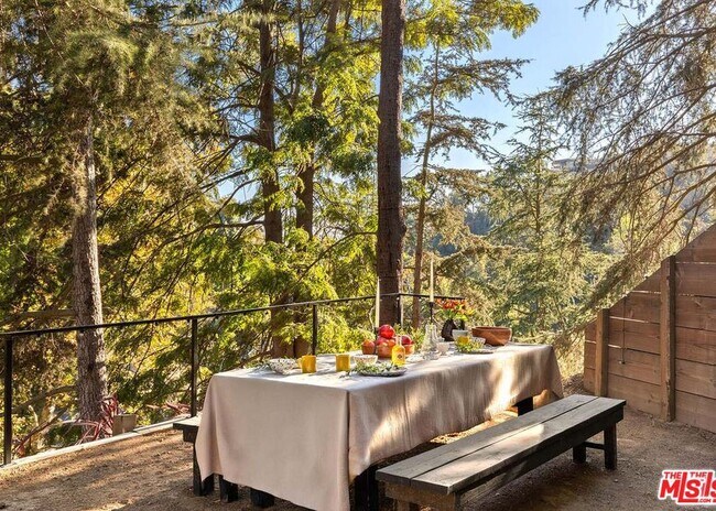 Building Photo - 2500 Zorada Dr