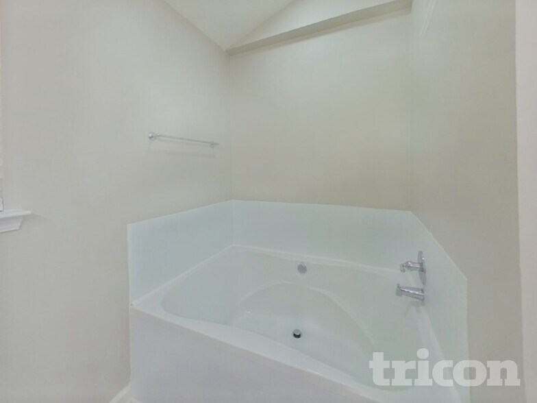 Building Photo - 9420 Misty Arbor Way