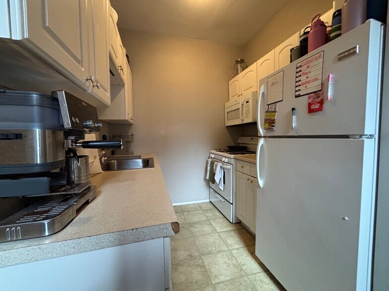 Building Photo - 2 Myrtle St