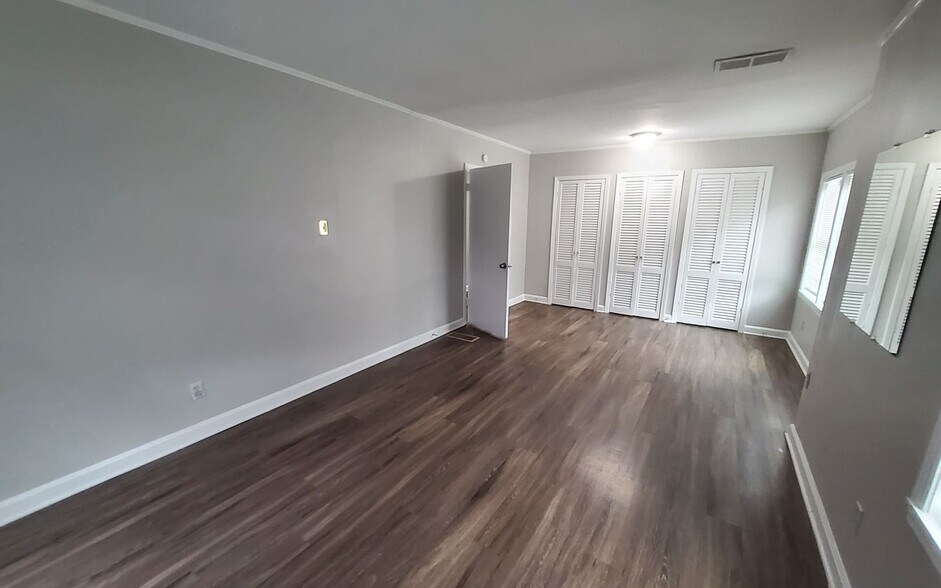 Building Photo - 3686 Philsdale Ave