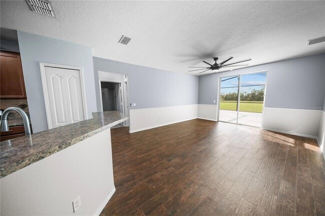 Building Photo - 161 Prairie Falcon Dr