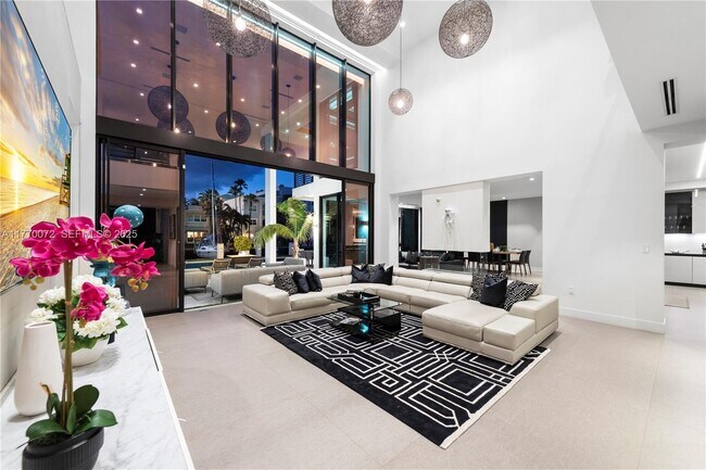 Building Photo - 1400 Bayview Dr