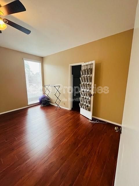 Building Photo - 3678 Hidden Dr