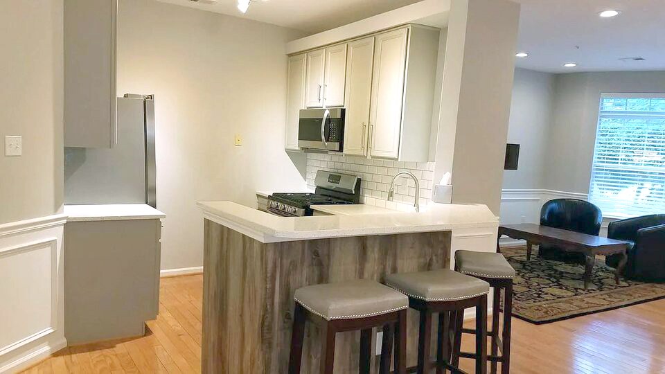 kitchen-island-2 - 305 Dresher Woods Dr