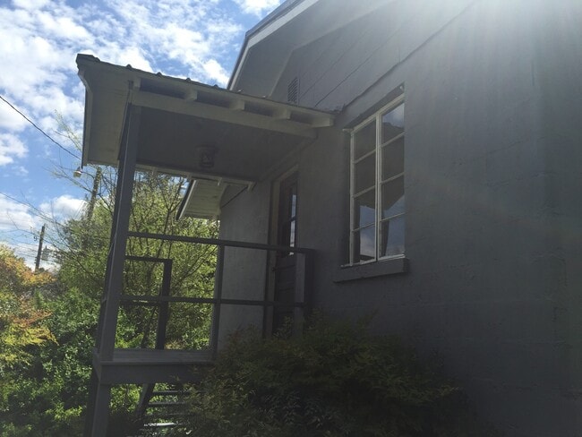 Building Photo - 30 Dearmanville Apt