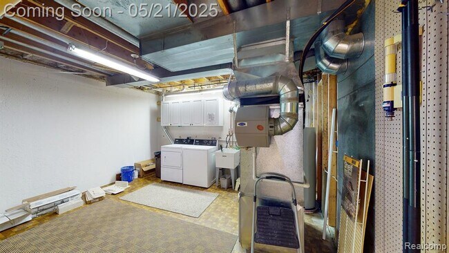 Building Photo - 18182 Blue Heron Dr W