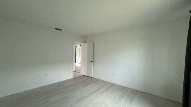 Building Photo - All inclusive 2BR/ 2B Condo in 55+ Community