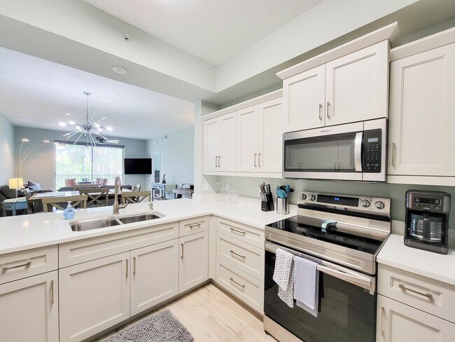 Building Photo - ** FOREST GLEN GOLF & COUNTRY CLUB ** 2 BE...