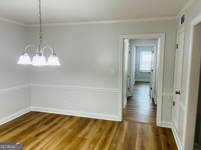 Building Photo - 54 Le Parc Fontaine