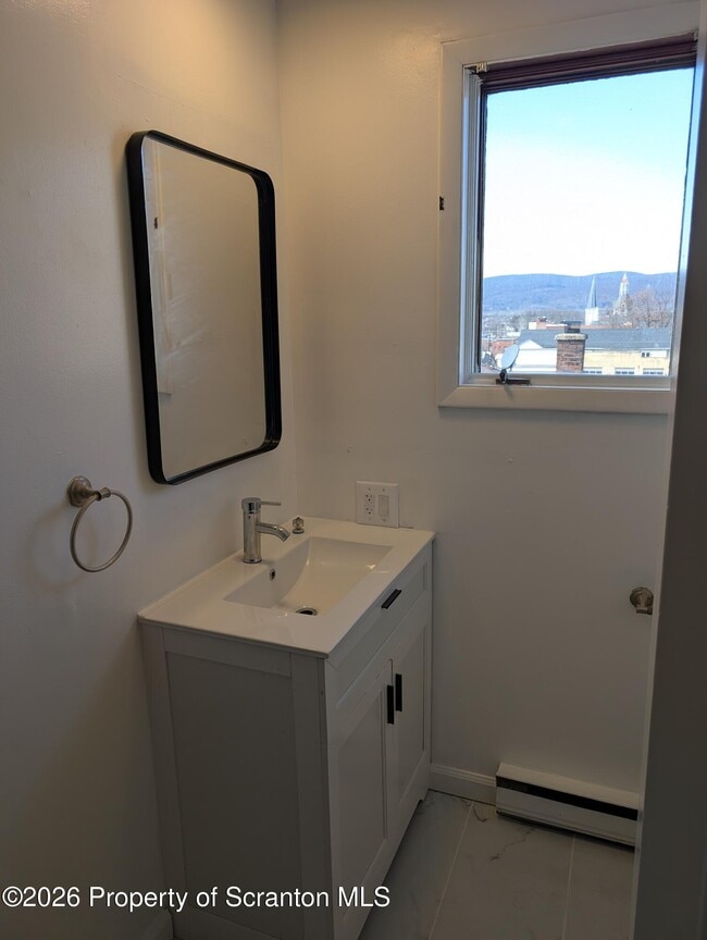 Building Photo - 116 Broad St