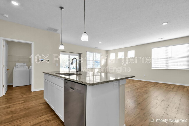 Building Photo - 5851 Ryman Dr