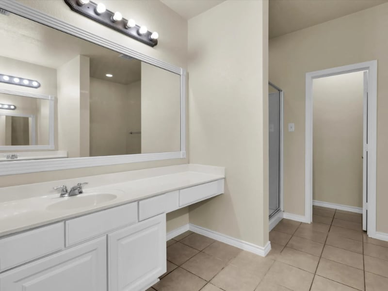 Building Photo - 1739 Summerwood Ln