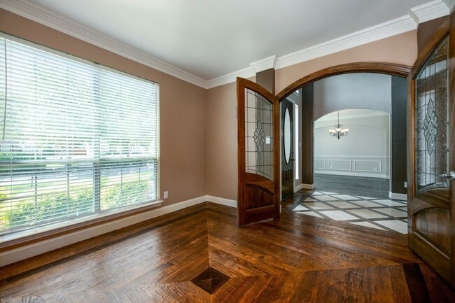 Building Photo - 9714 October Glory Ln