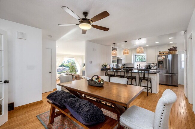 Building Photo - "Charming Coastal Retreat: 3-Bedroom Sanctuary on Agate Street, San Diego"