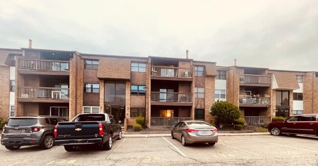 Building Photo - 614 Sharon Garden Ct