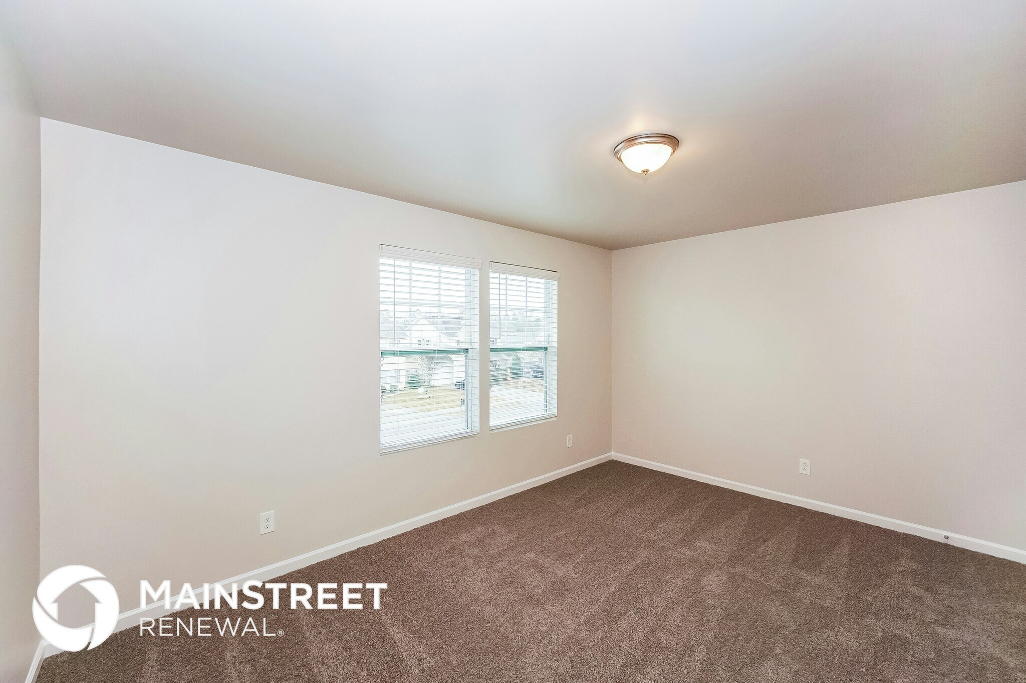 Building Photo - 12876 Mustang Dr