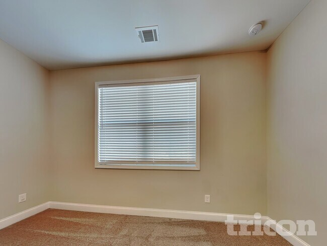 Building Photo - 319 Arbor Cir