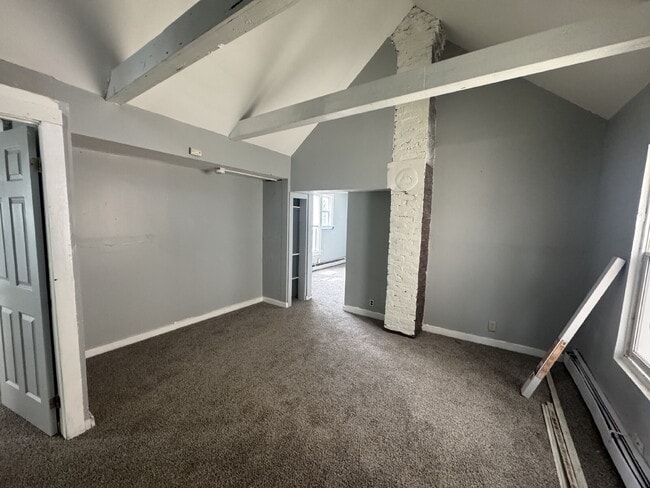 Building Photo - Spacious 3-Bedroom upper unit on Park Ave S – 1200 Sq Ft of Comfort in Minneapolis, Section 8 Wel...