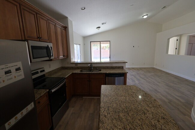 Building Photo - Remodeled 4 Bed 2 Bath Home.