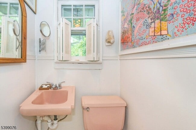 Building Photo - 37 N Rd