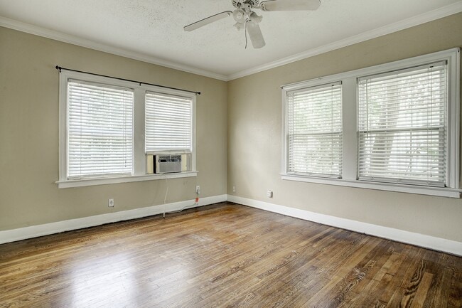 Building Photo - 1935 Richmond Ave