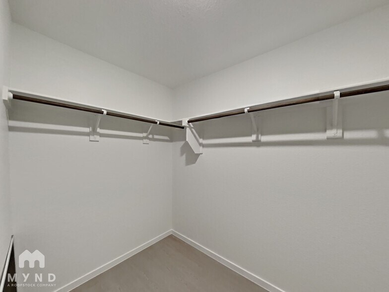 Building Photo - 2768 Ctr Crk Ln