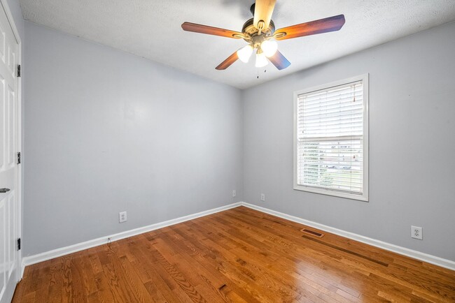 Building Photo - 4 Bedroom Pet Friendly Home For Rent in St...