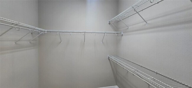 Building Photo - 7564 Bishop Square Dr